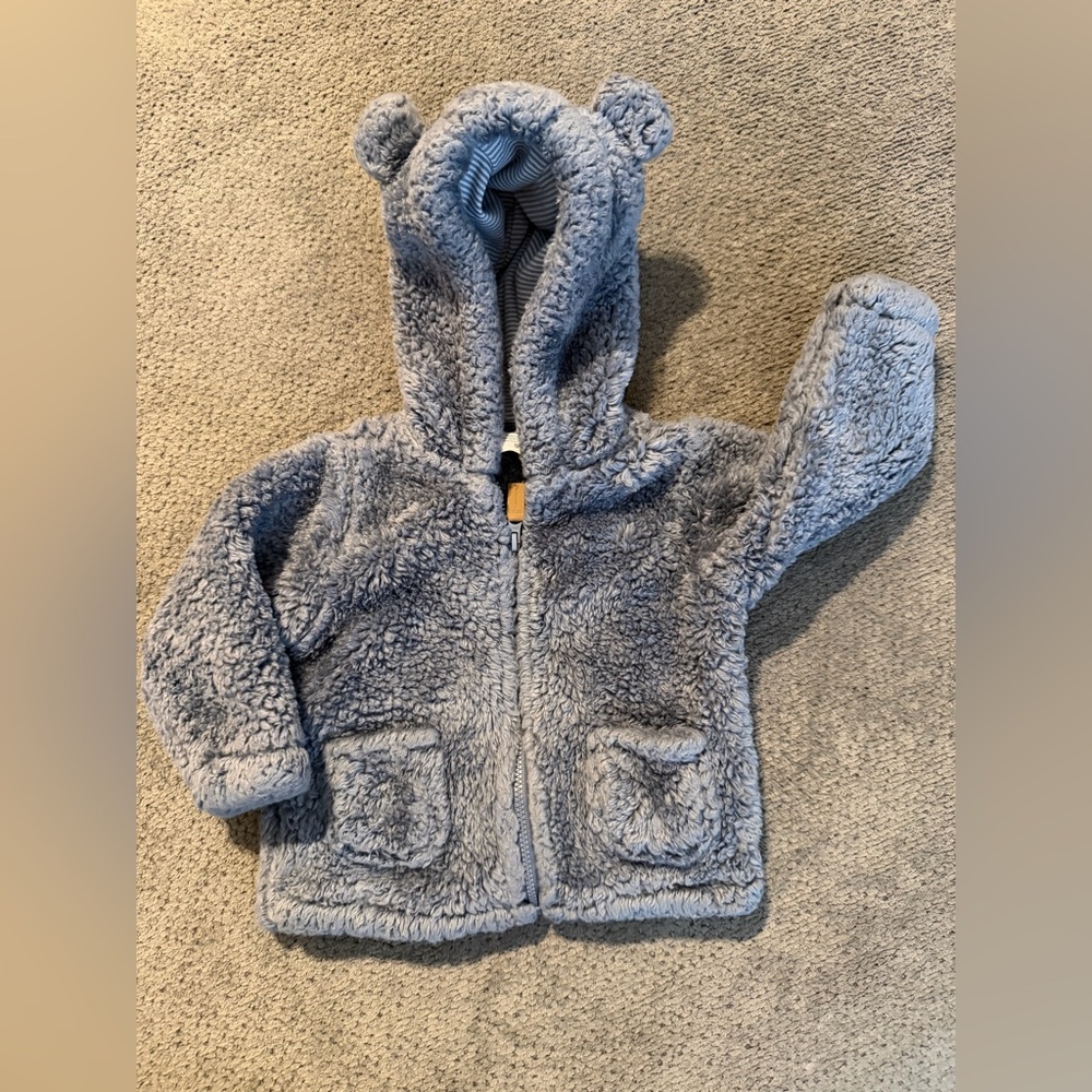9 Month Carter’s Soft Blue Sherpa bear Jacket🧸 with hoodie